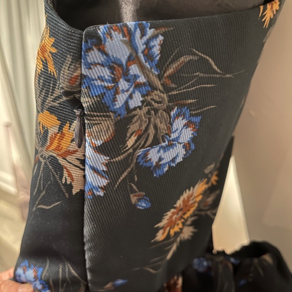 Floral backless dress - Picture 4 of 4